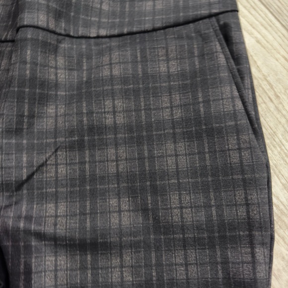 Dalia
Size Lg - Picture 2 of 4